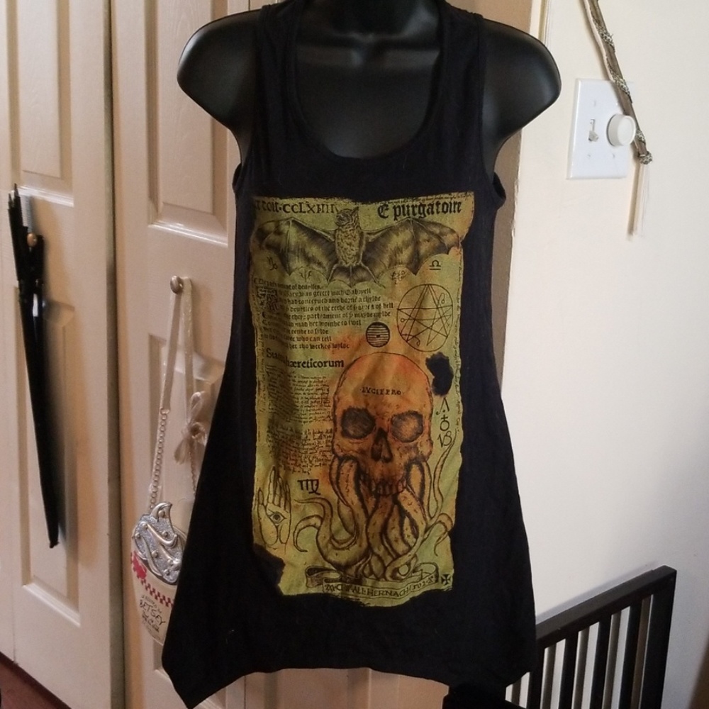 Edgy lovecraftian? Witchy? top